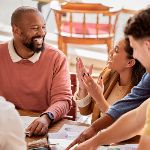 happy-meeting-discussion