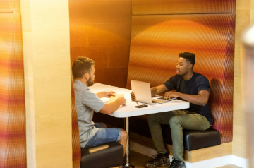 people-meeting-office